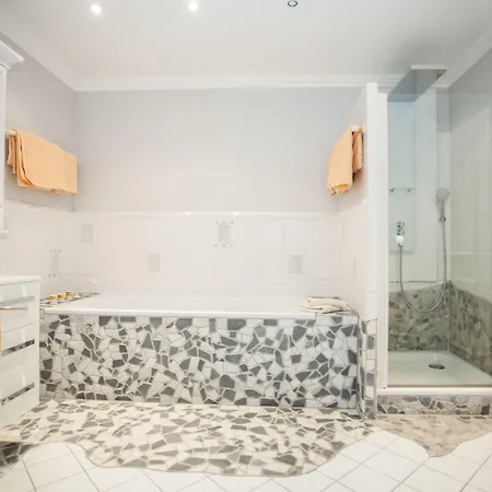 Wiesemann Parkappartements & Dependance - Naehe Ettelsberg-talstation فيلنغن